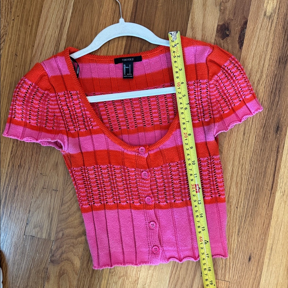 Forever 21 Pink and Red Knit Button-Up crop sweater top. size small - Picture 6 of 9